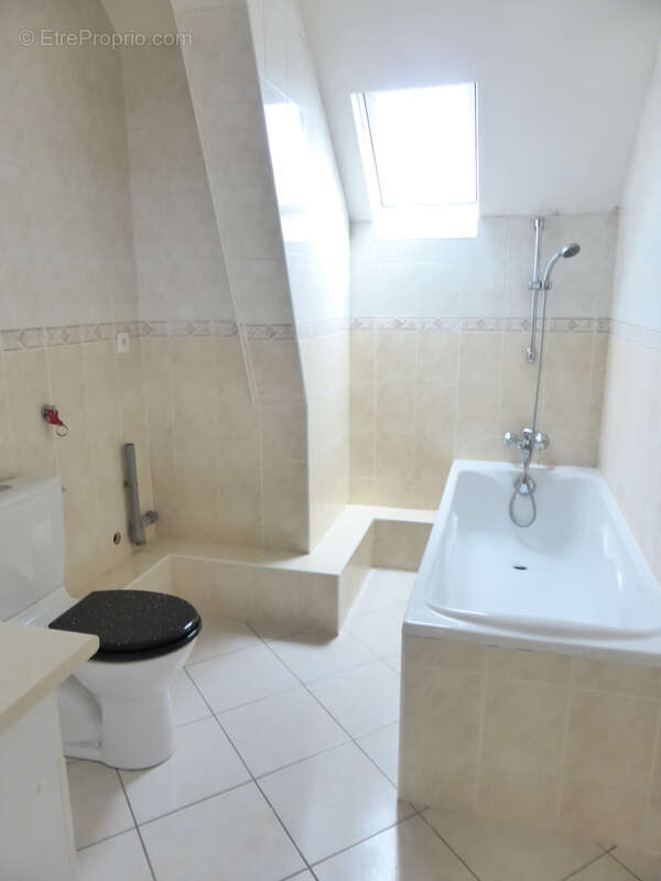 Appartement à COURSON-MONTELOUP