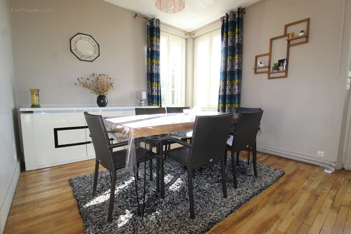 Maison à JOUET-SUR-L'AUBOIS