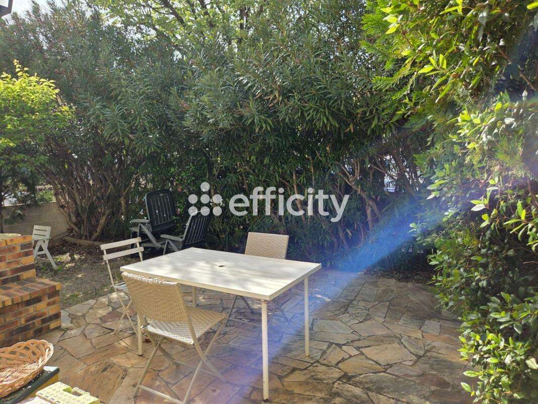 Appartement à SAINT-CYR-SUR-MER