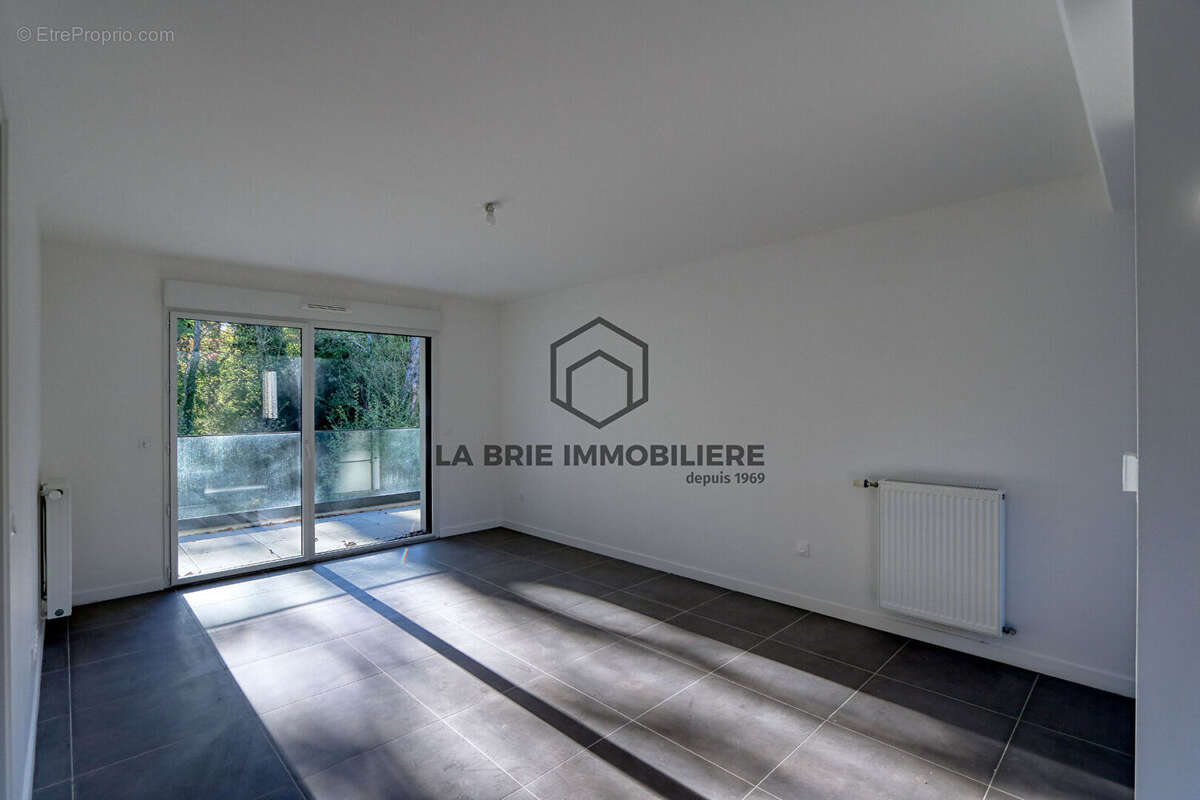 Appartement à RUBELLES