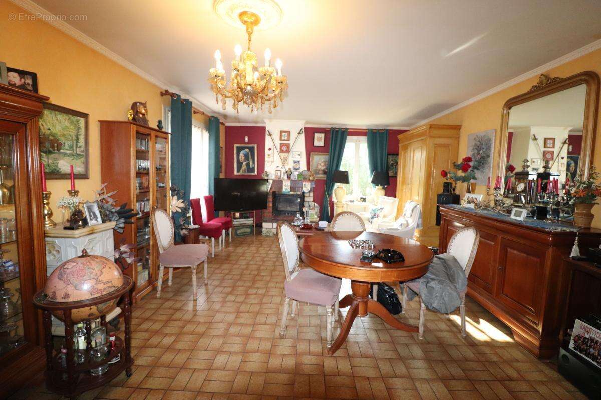 Maison à NEUVY-SUR-LOIRE