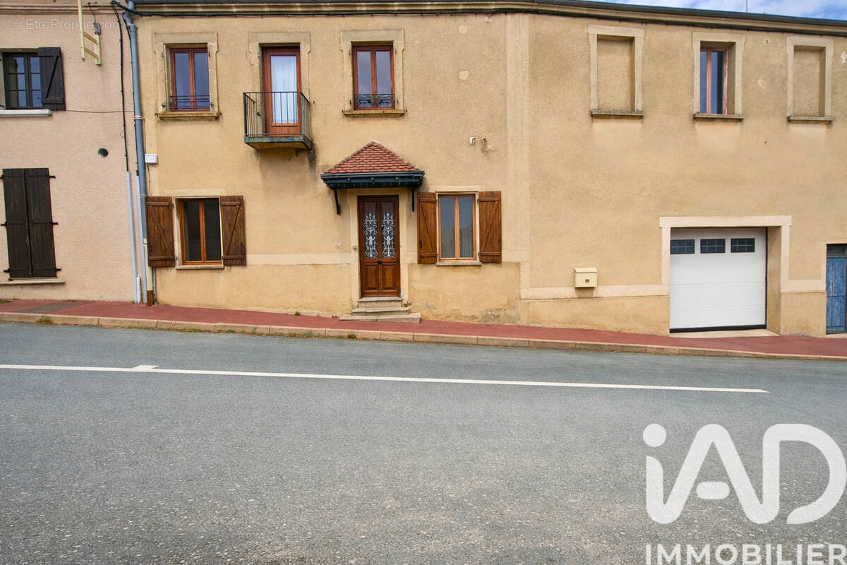 Photo 1 - Maison à SAINT-POLGUES