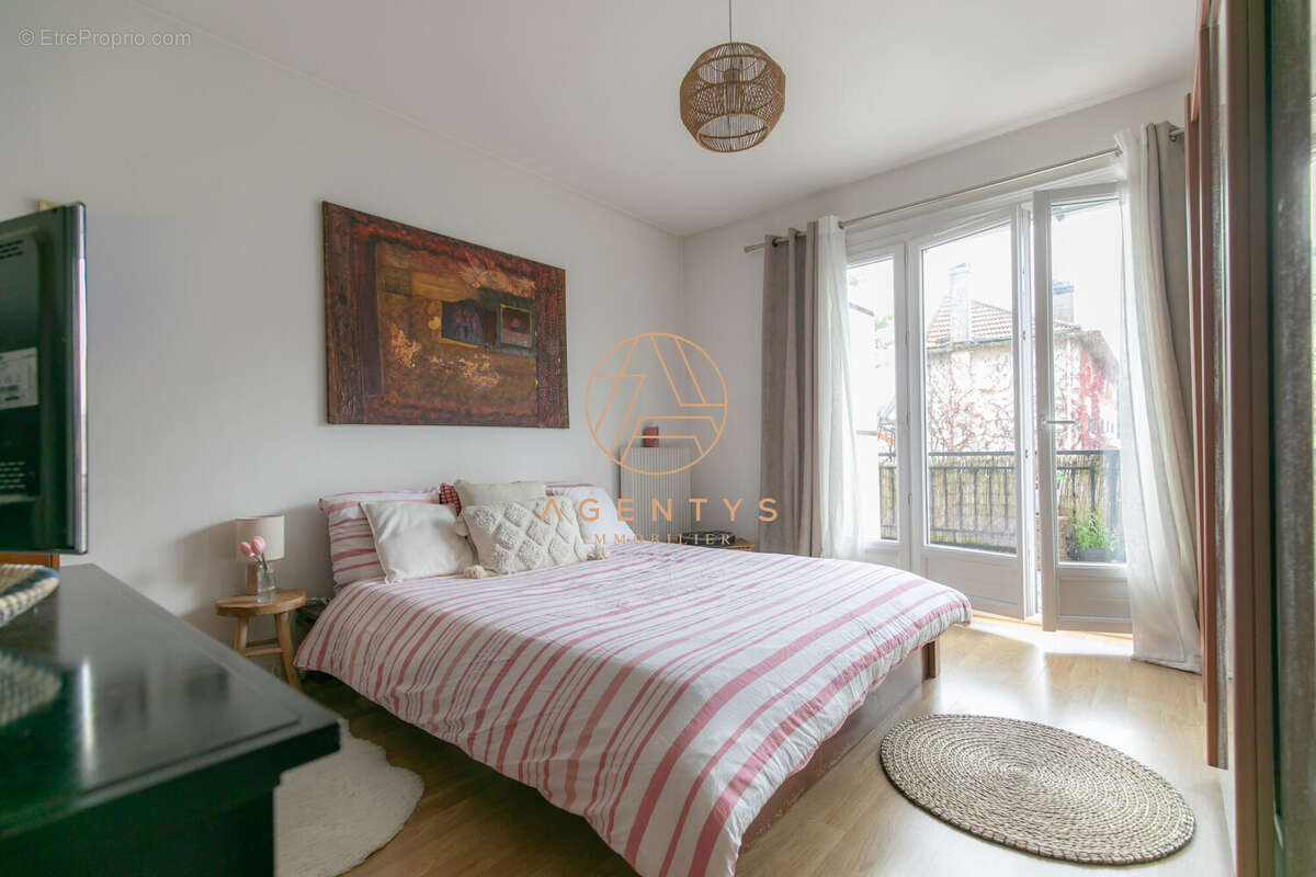 Appartement à SAINT-MAUR-DES-FOSSES