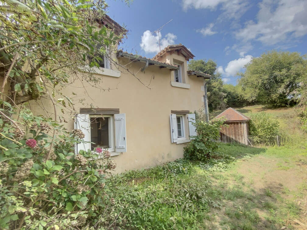 Maison à GRUN-BORDAS