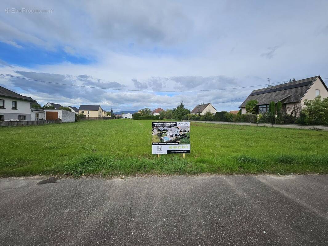 Terrain à HOUSSEN