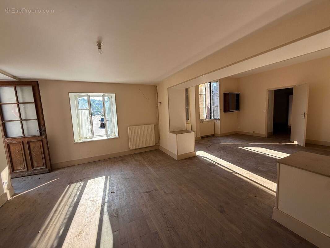 Maison à DOULEVANT-LE-CHATEAU