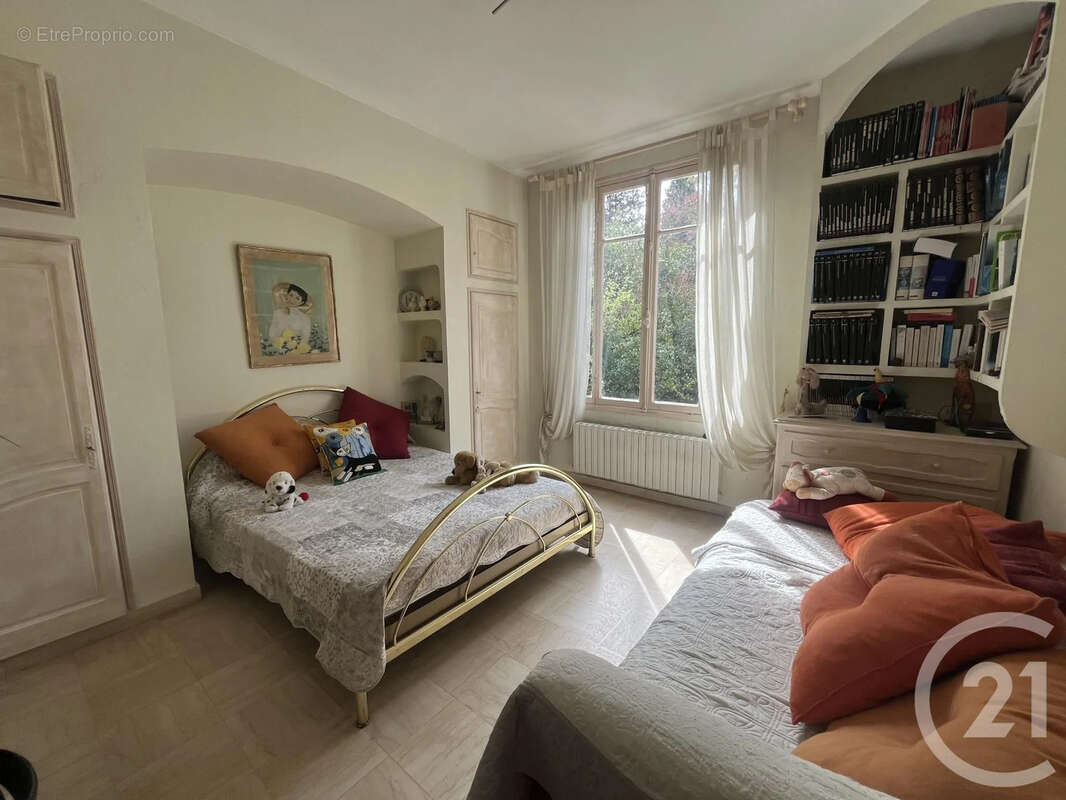 Maison à ROQUEFORT-LES-PINS