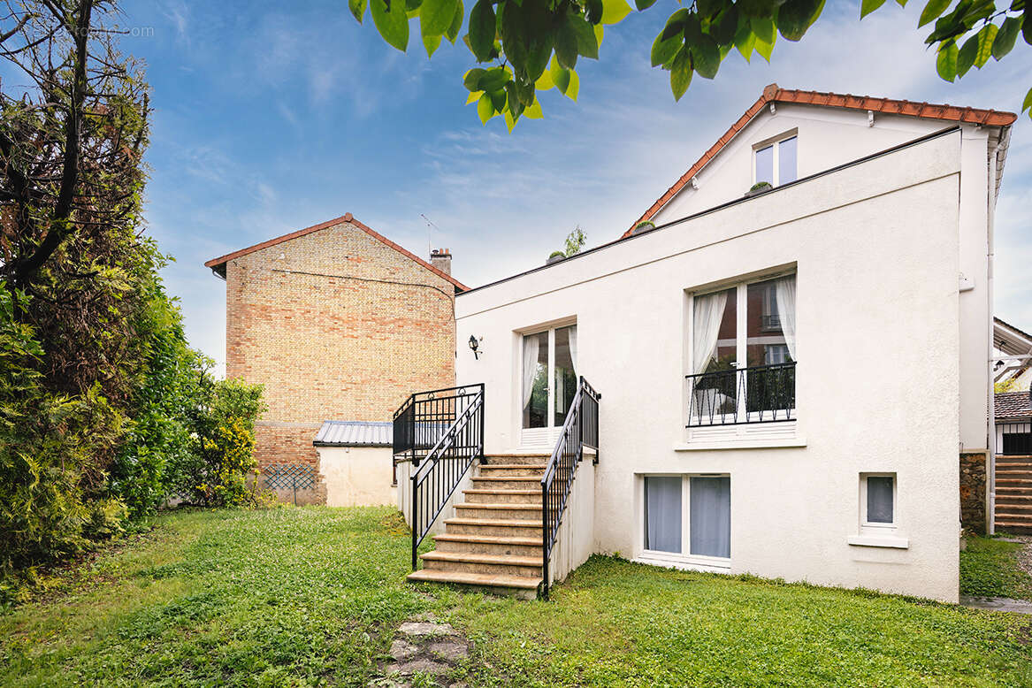 VERSAILLES  - Maison 200 m² + studio indépendant de 26 m². - photo 10