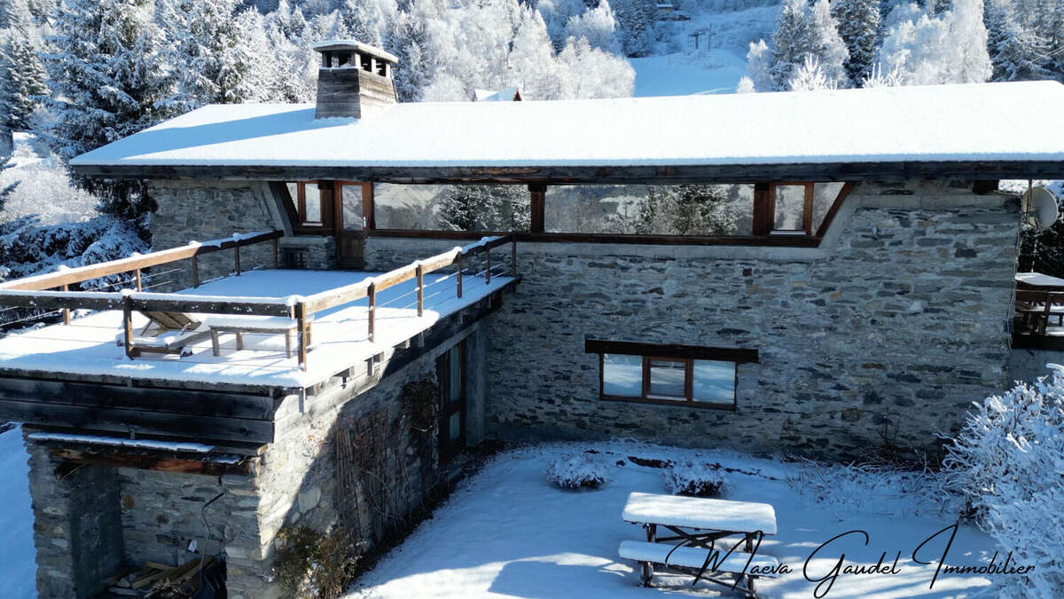 Maison à LES CHAPELLES