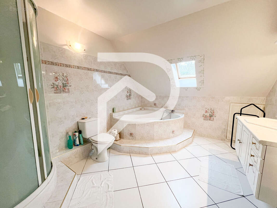 Maison à MONTLIGNON