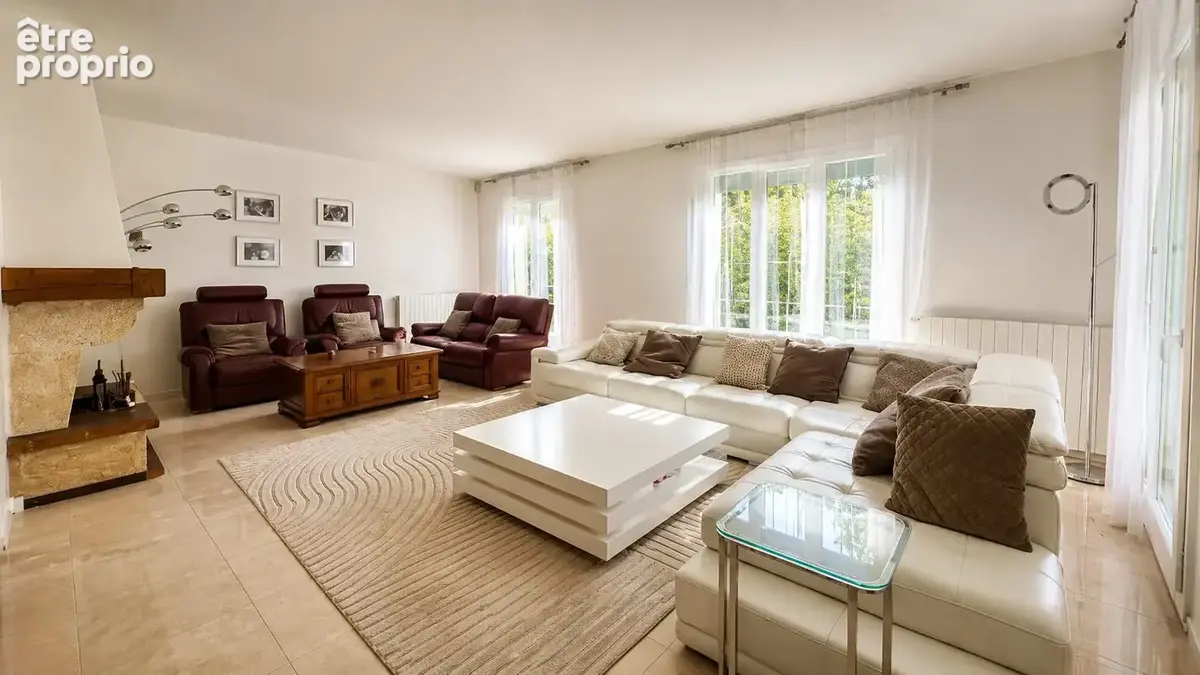 Maison 240 m² à Villecresnes  - photo 2