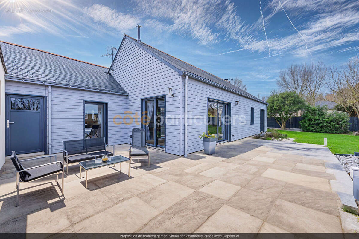 Maison à SAINT-HERBLON