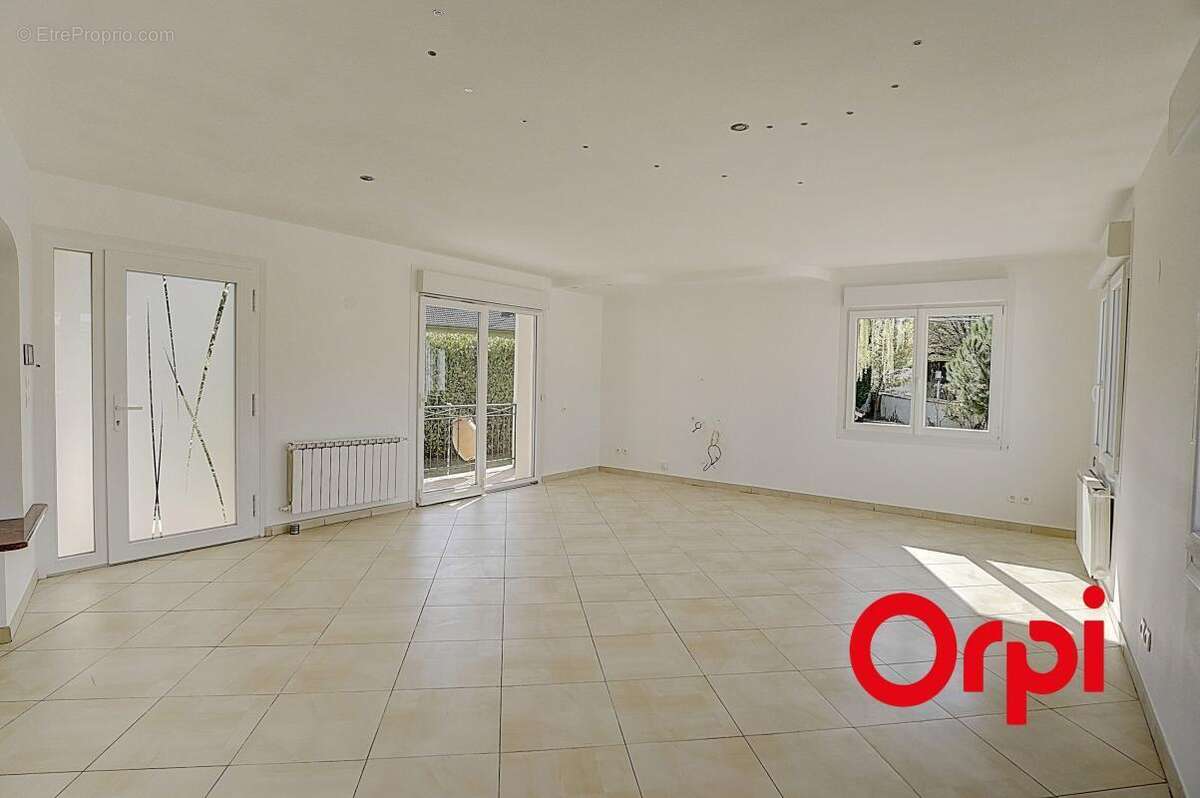 Maison à CAILLOUX-SUR-FONTAINES