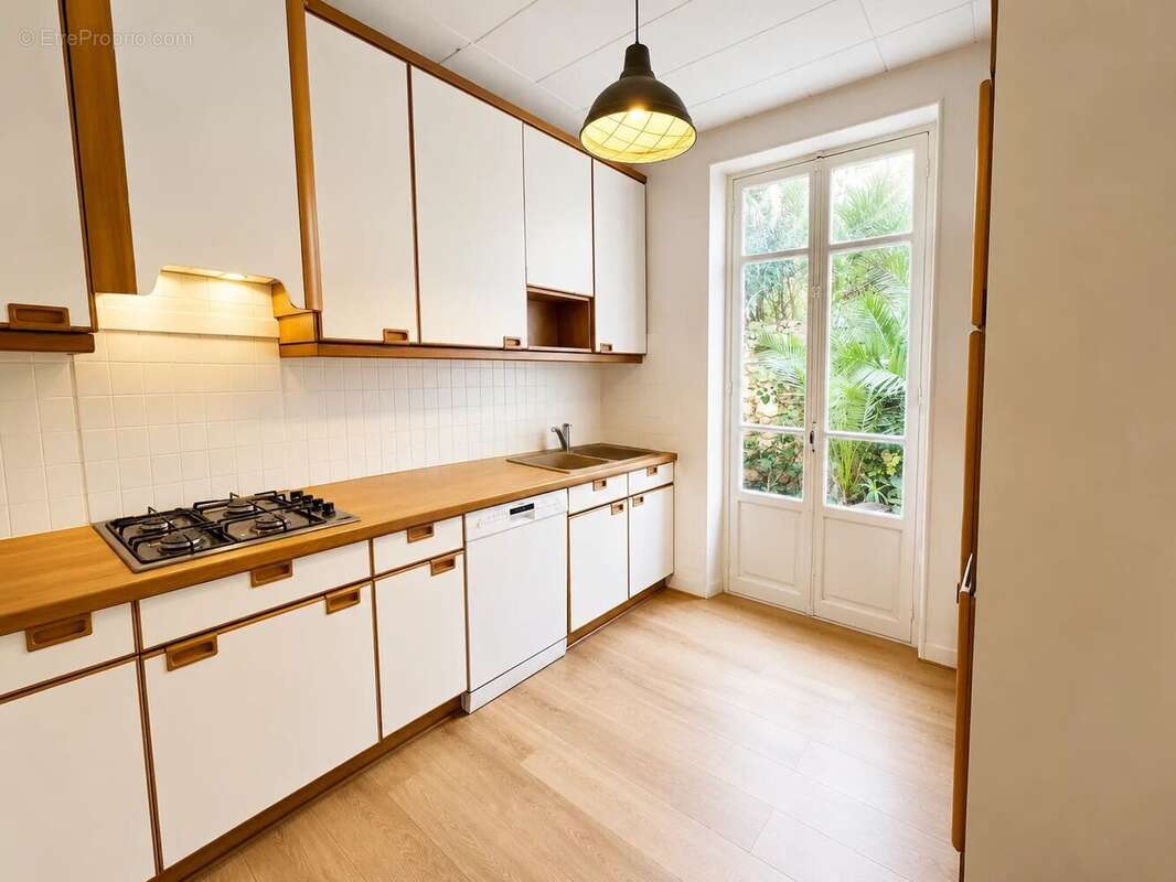 Cap d'ail "centre" - villa 170m²  terrain 1380m²  vue mer  extension possible - photo 5