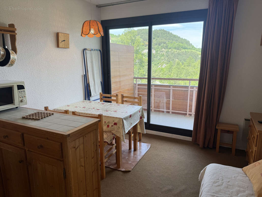 Appartement à ENCHASTRAYES