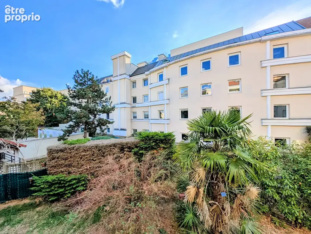 MAISONS-LAFFITTE - Hyper-Centre - Appartement 3 pièces de 73 M² + balcons + cave et parking en sous-sol - photo 1