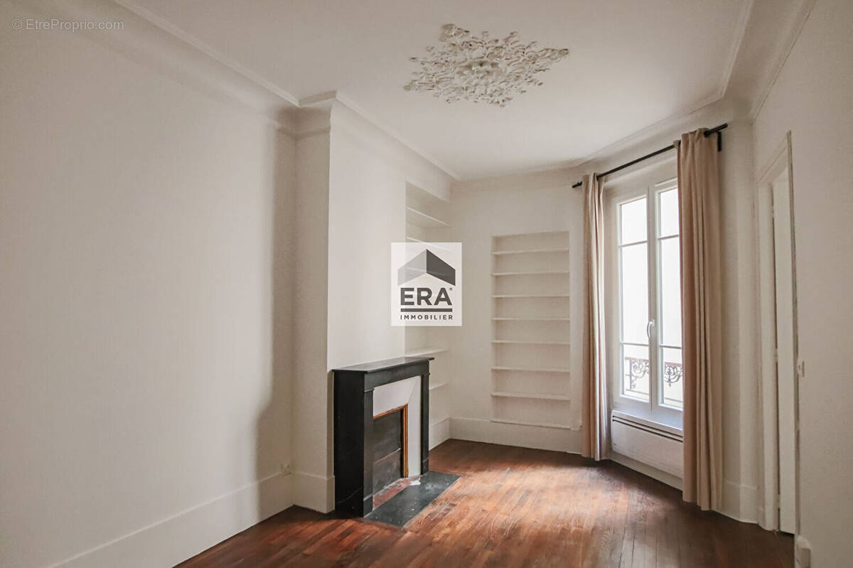 Appartement à PARIS-14E