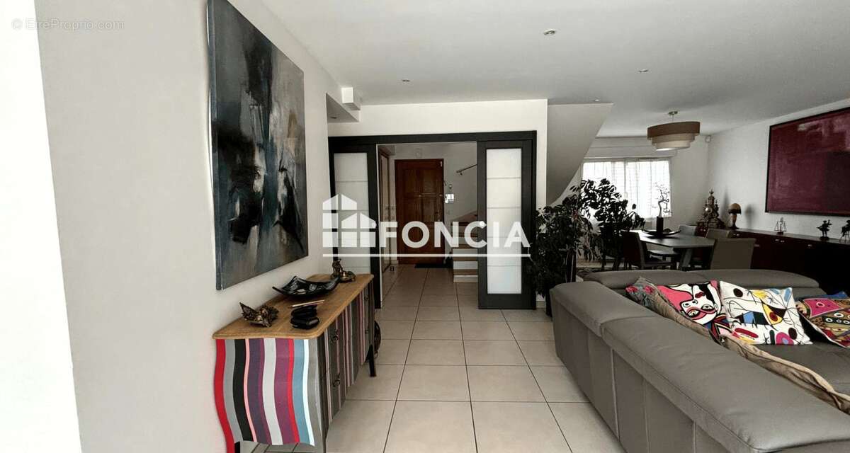 Maison à CHENNEVIERES-SUR-MARNE