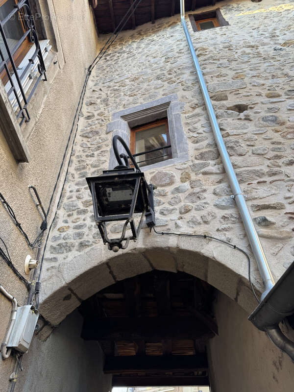 Appartement à SAINT-JUST-SAINT-RAMBERT