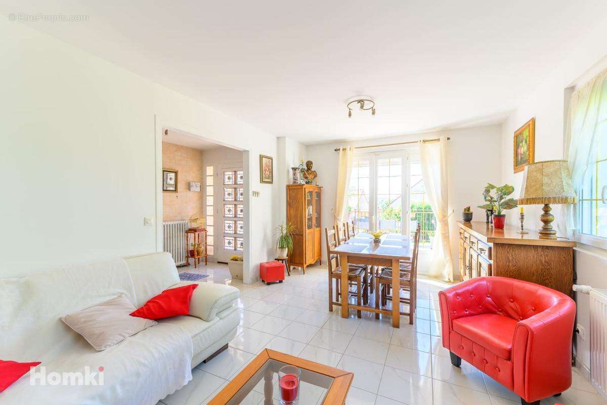 Maison/Villa T4 de 110 m² à Fosses 95470 - photo 8