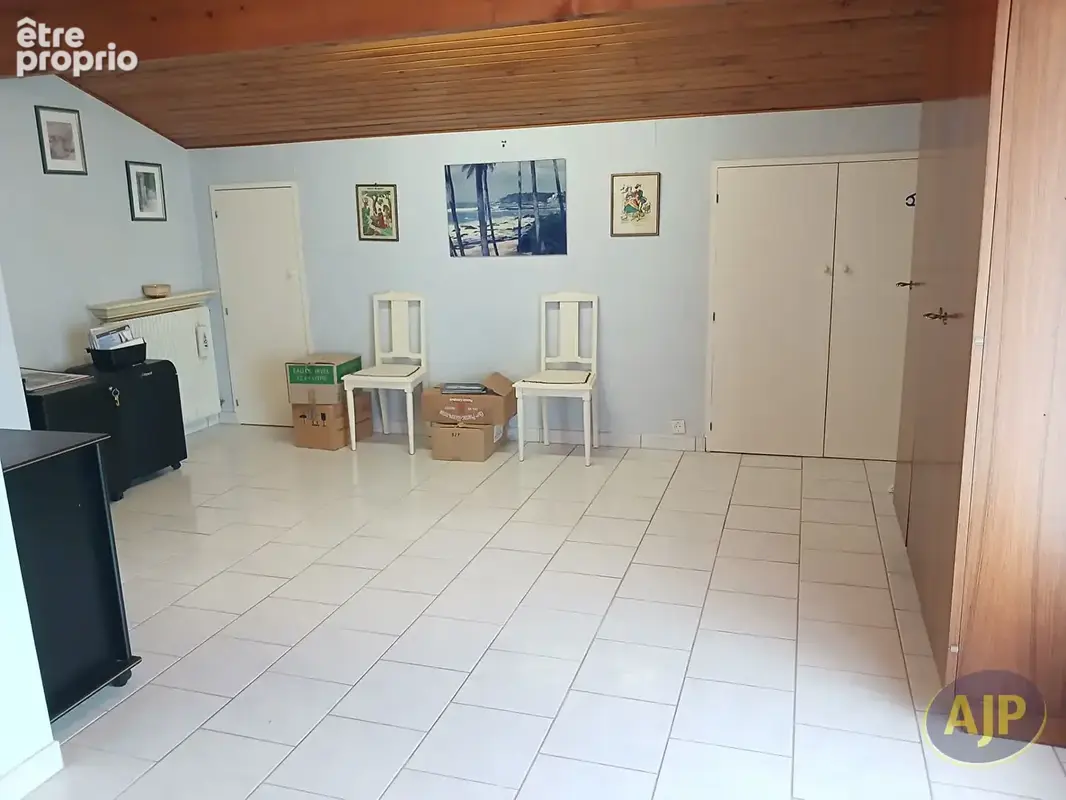 Grande maison familiale avec piscine et rangements - photo 9
