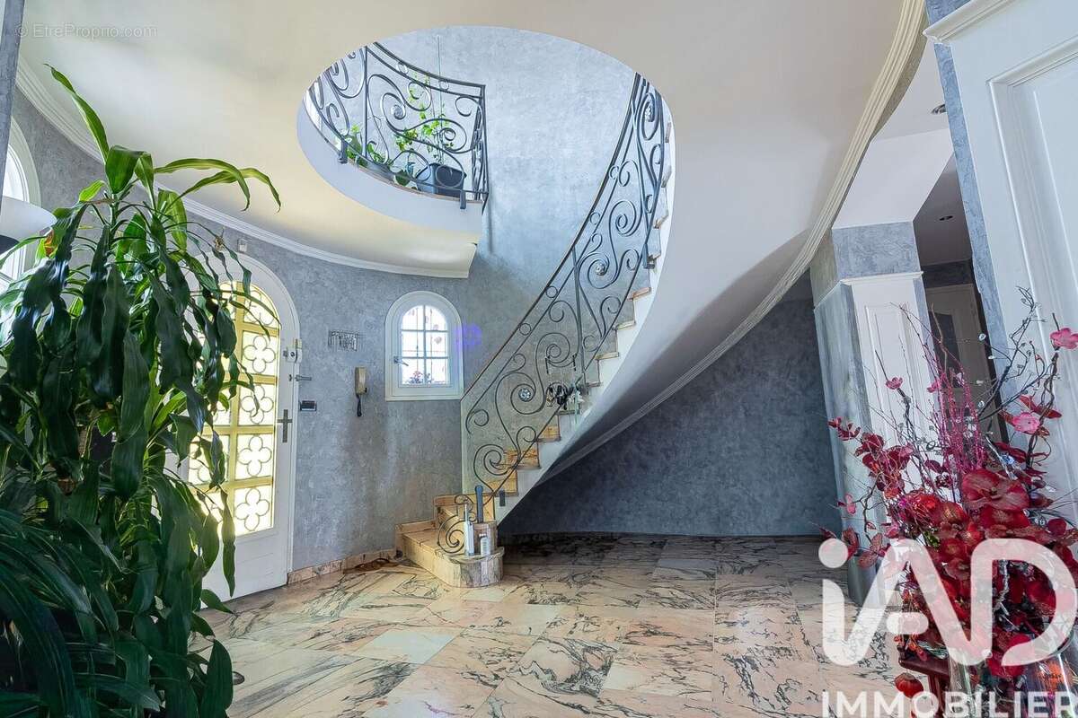 Photo 3 - Maison à BRON