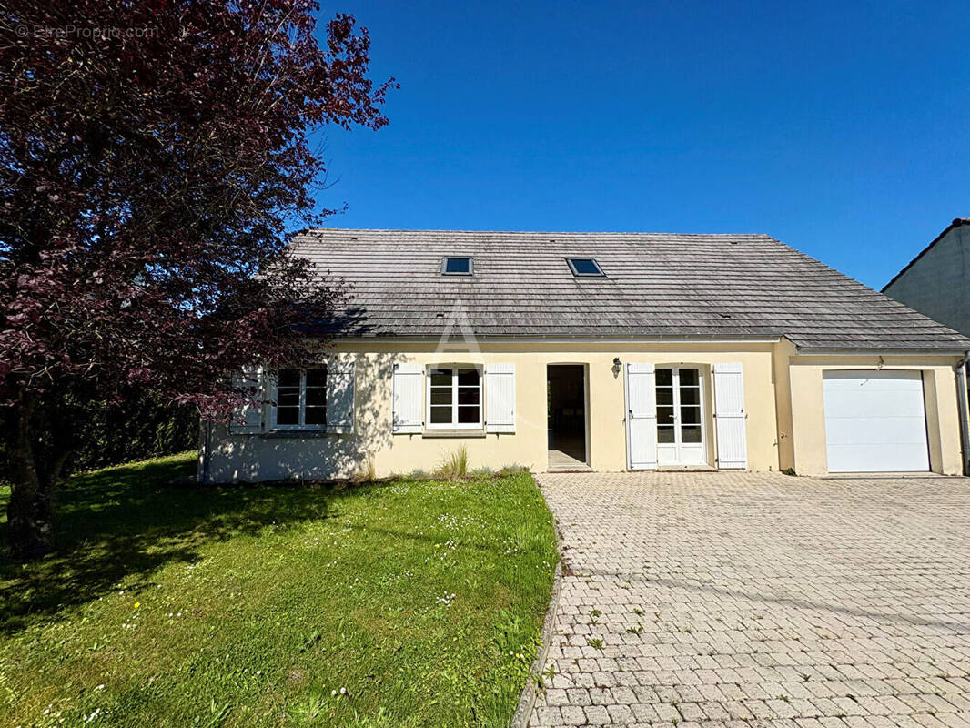 Maison à TRAINOU