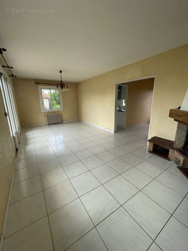 Maison à CAILLOUX-SUR-FONTAINES