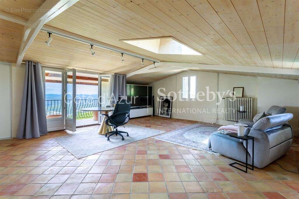 Maison à MONTAUROUX