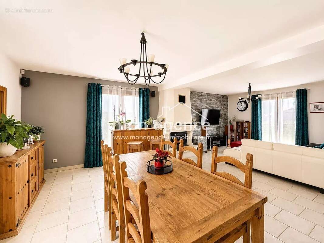 Sainte-Croix-sur-Buchy – Maison familiale de 133 m² sur un terrain de près de 2 000 m² - photo 6