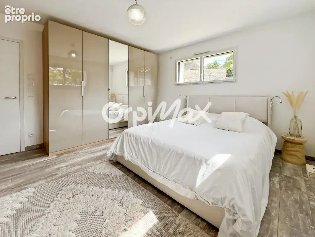 Maison À Vendre de 176m2 exclusivement chez Orpi - photo 10
