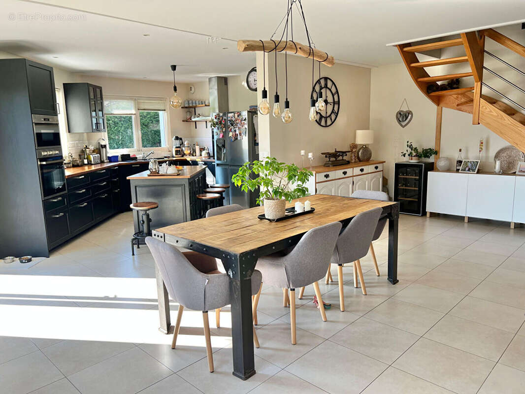 Maison à LA TOUR-DU-PIN