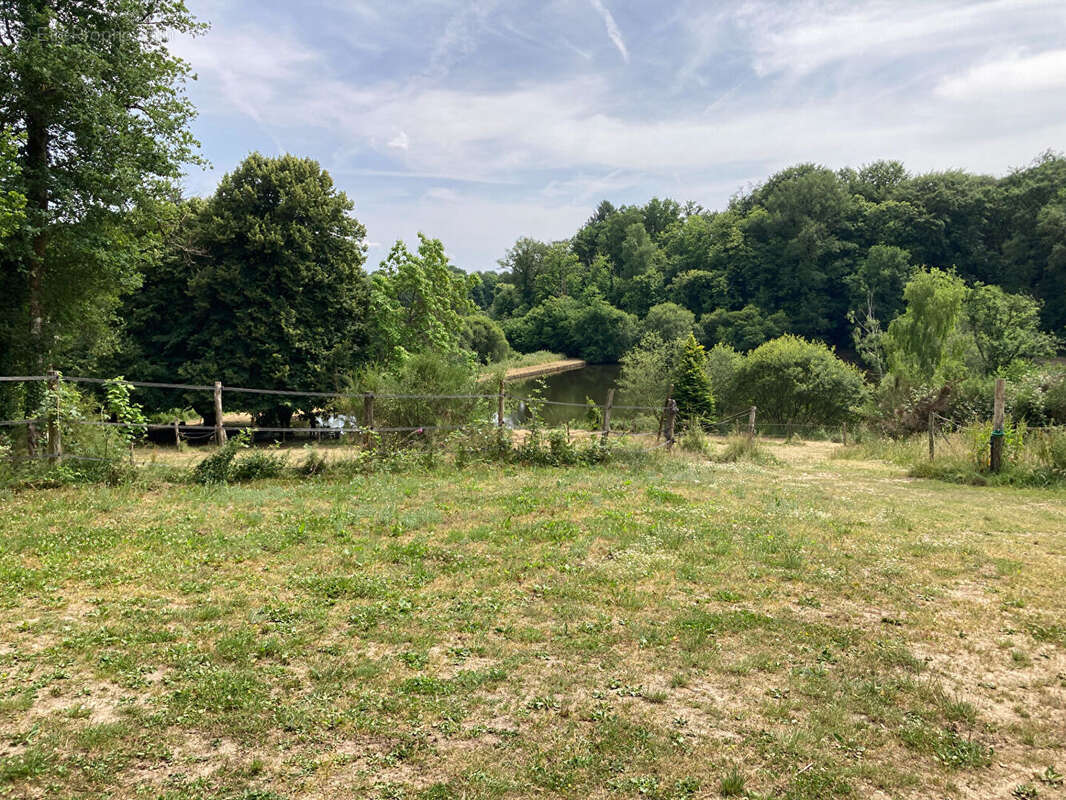 Terrain à LA GENEYTOUSE