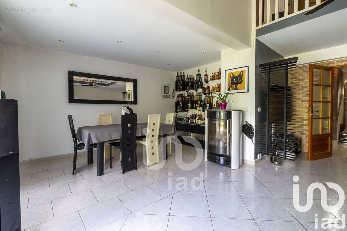 Photo 5 - Maison à JOUY-LE-MOUTIER