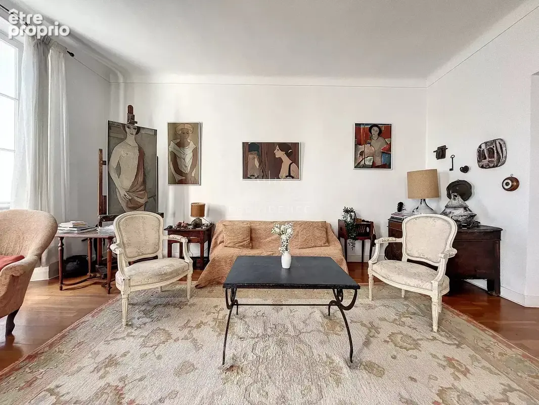 Appartement 4 pièces de 140 m² - Bourgeois avec potentiel, Cannes Centre - photo 5