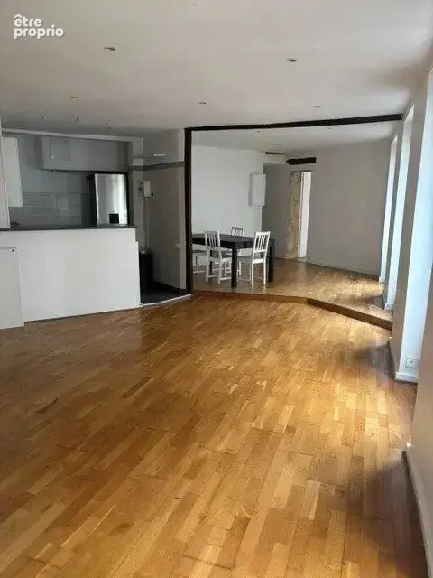 Paris 18ème, rue  Feutrier Appartement T3, 60m² - photo 2