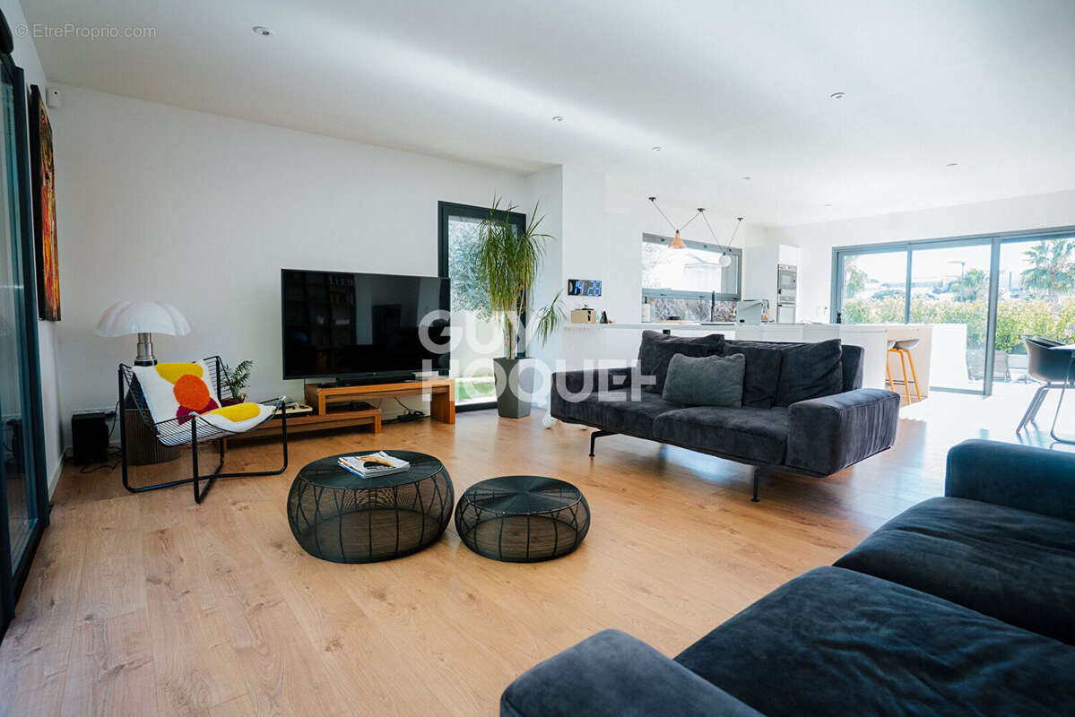 Maison à VILLENEUVE-DE-LA-RAHO