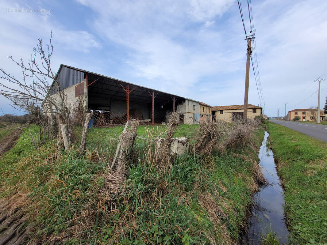 Terrain à ARZACQ-ARRAZIGUET