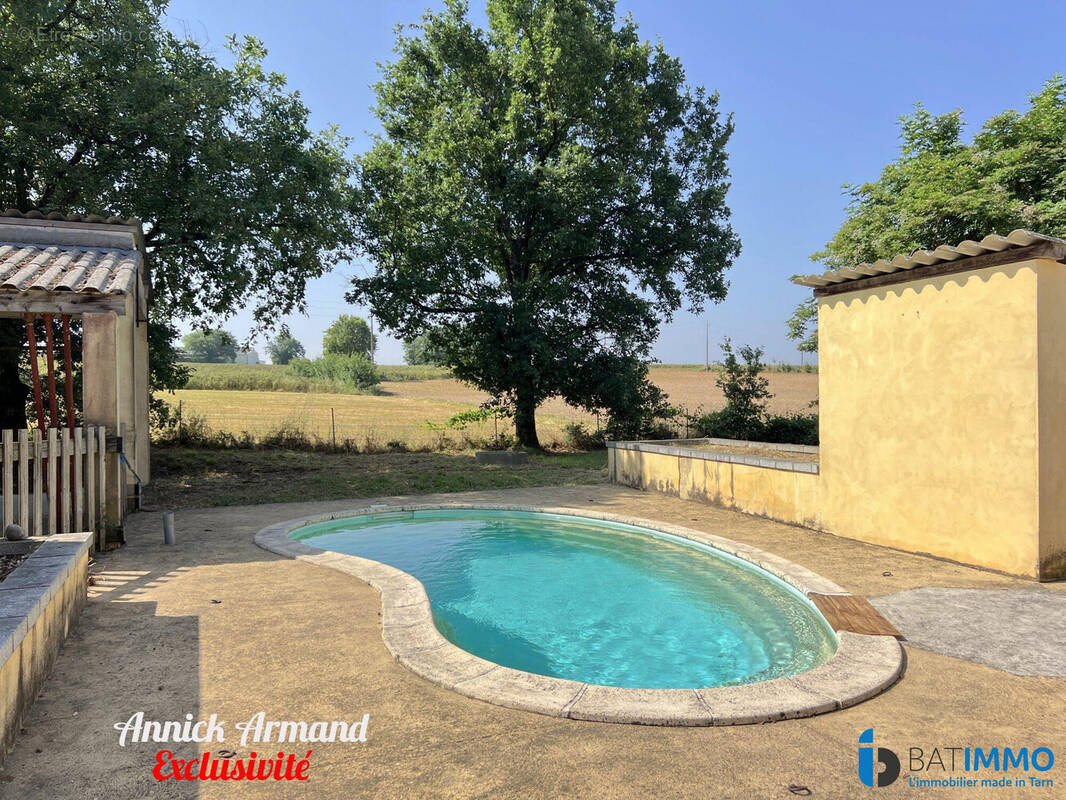 Maison vide : Espace Piscine - Maison à GAILLAC