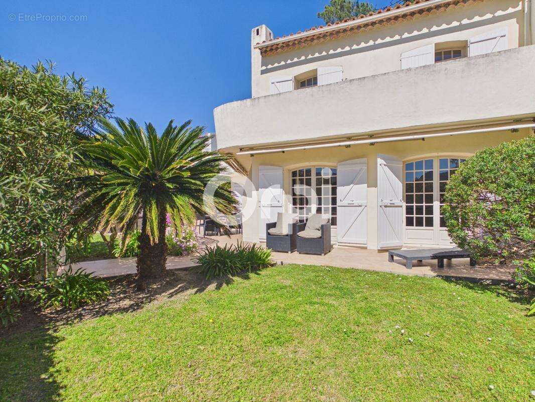 Maison à MANDELIEU-LA-NAPOULE