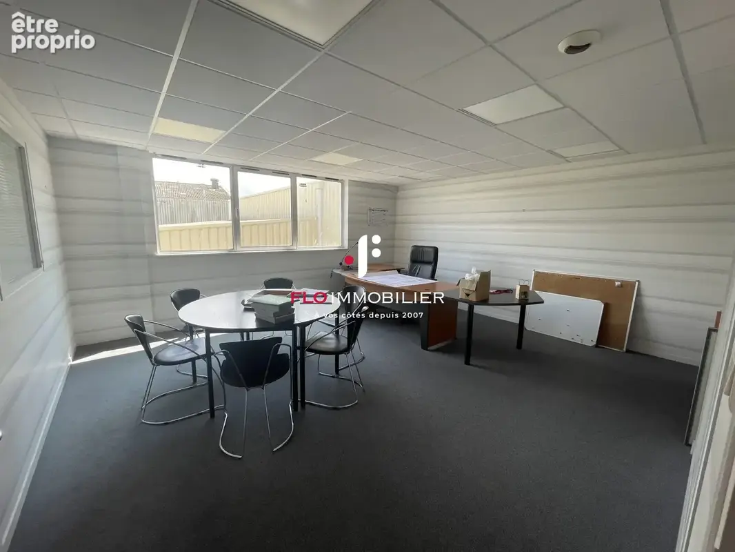 Commerce 2 272 m² à vendre à Bayeux (14400) - photo 2
