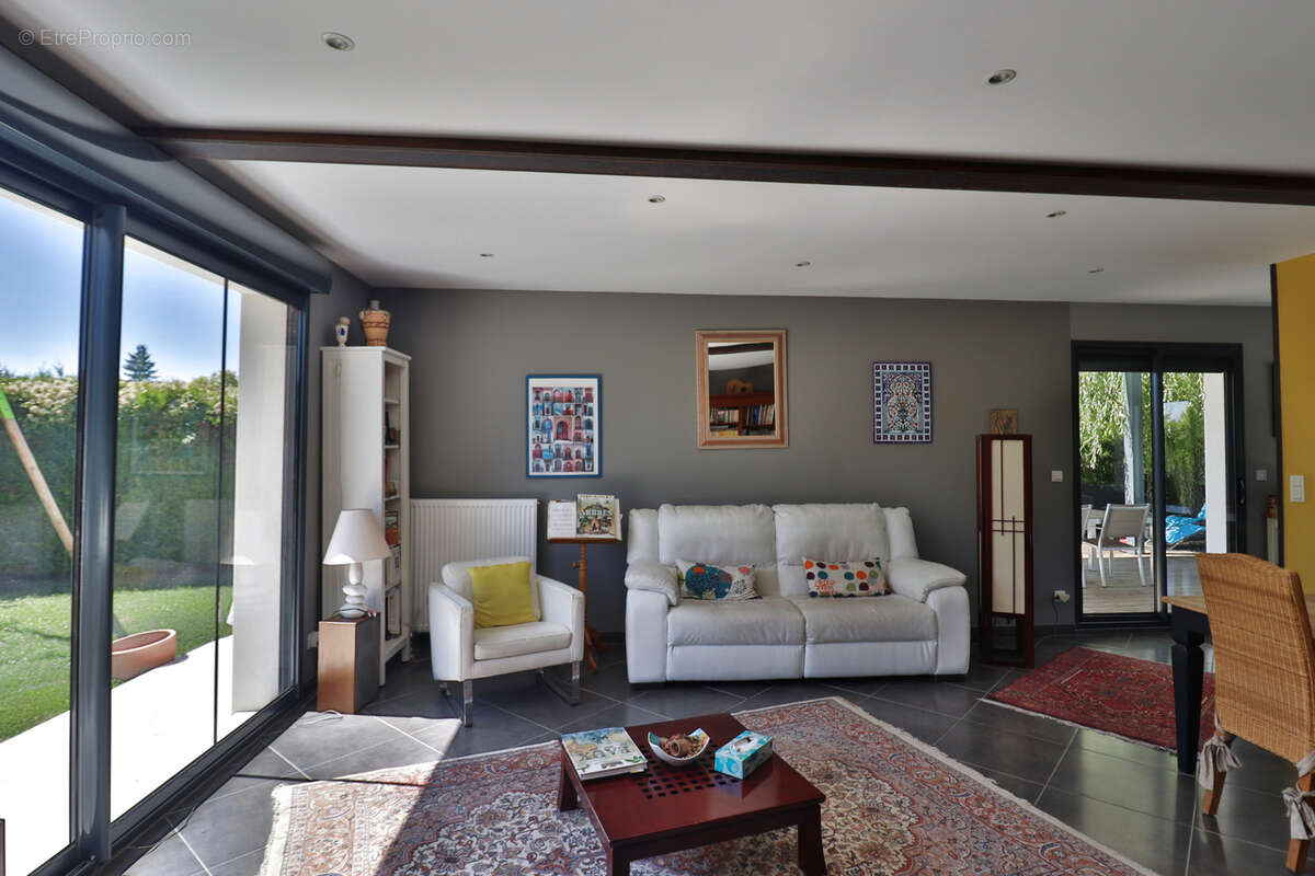 Maison à LA RIVIERE-DE-CORPS