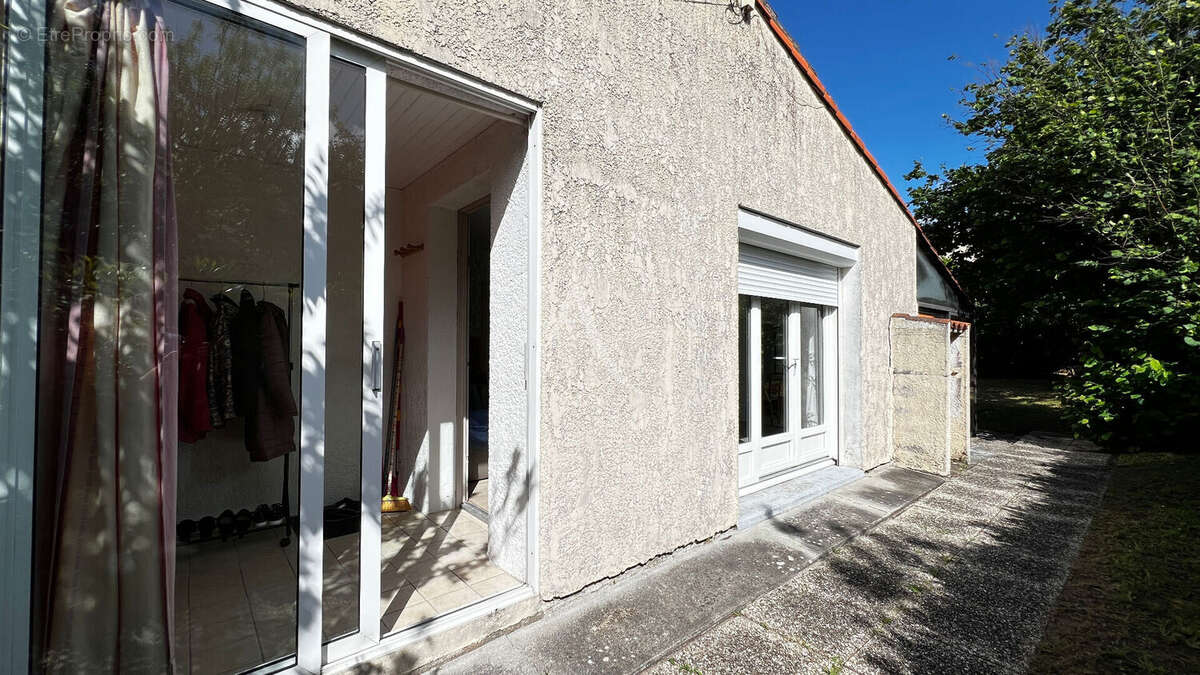 Maison centre-ville de Semussac - photo 11