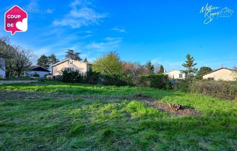 Terrain à VAUGNERAY