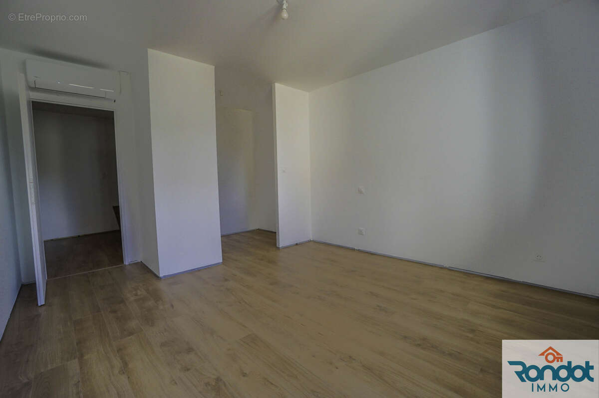 ensemble immobilier de 2 maisons de 273 m2 - photo 8
