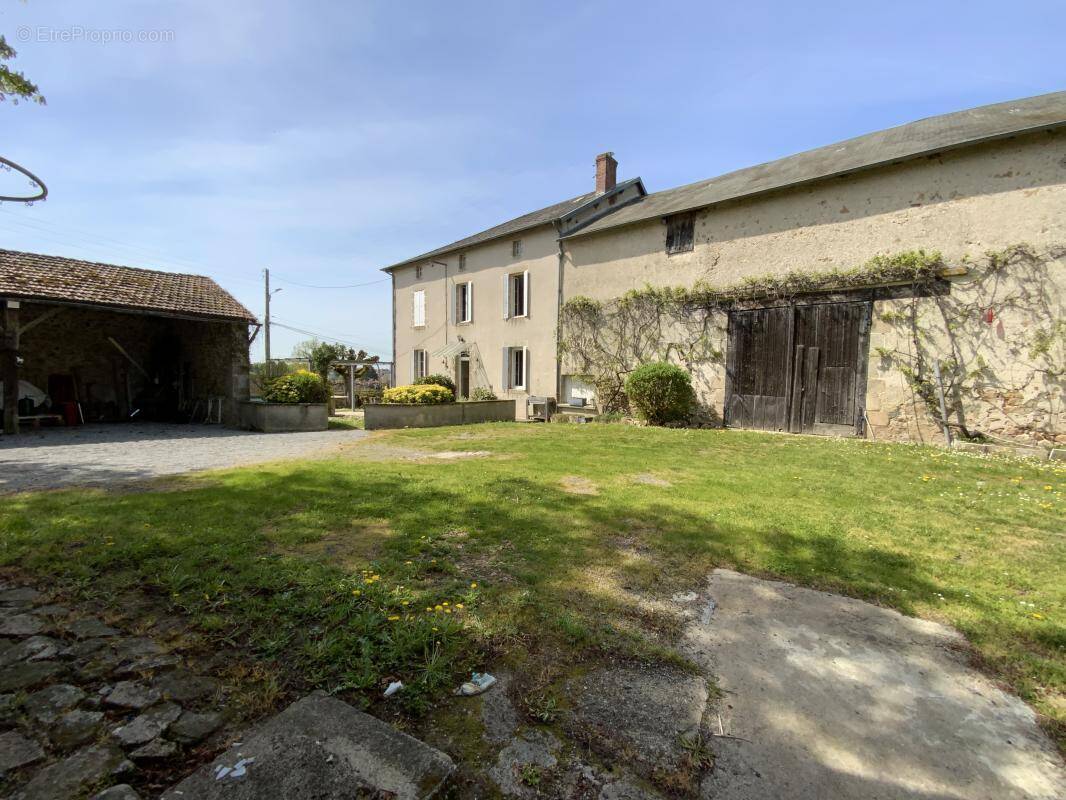 Maison à BESSINES-SUR-GARTEMPE