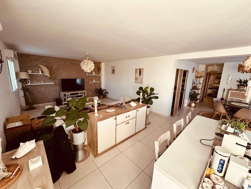 Commerce à TORREILLES