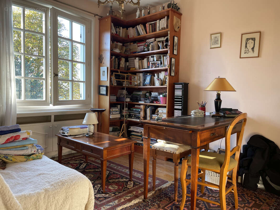 Maison à COURS-LA-VILLE