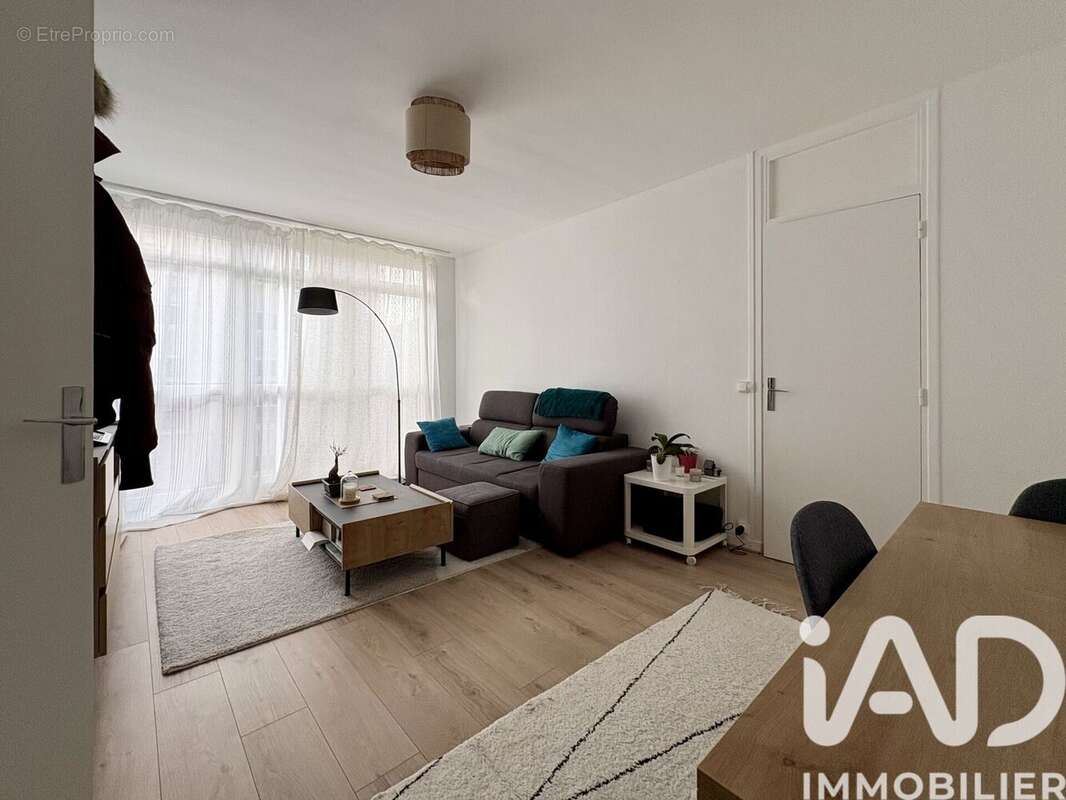 Photo 2 - Appartement à COURBEVOIE