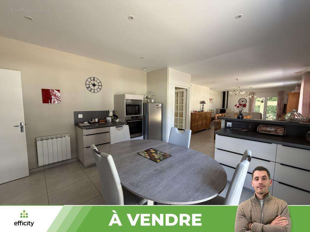 Maison 6 pièces 181 m² à vendre à Saint-Pierre-D'exideuil (86400) - photo 11